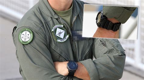 what watches do pilots wear.